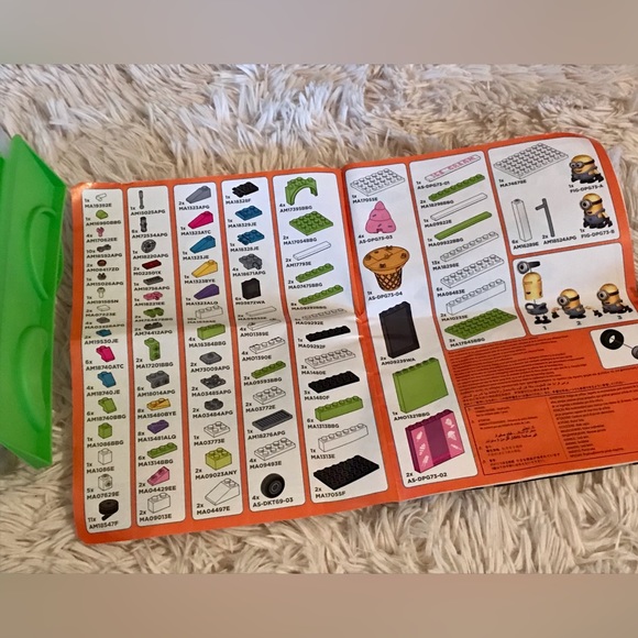 Lot MEGA BLOKS MINIONS Building Block Sets Dinosaur Ice Cream Truck Hot Dog Cart - Picture 6 of 16